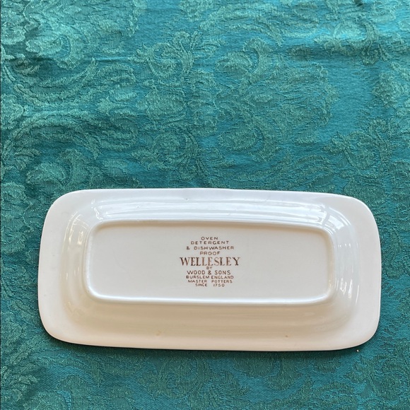Wellesley Ceramic Butter Dish by Wood & Sons - Picture 3 of 8